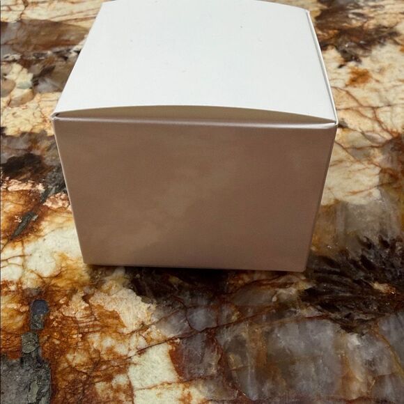 Bobbi Brown  Vitamin Enriched Face Base Moisturizer & Primer 1.7 fl oz - Picture 3 of 10